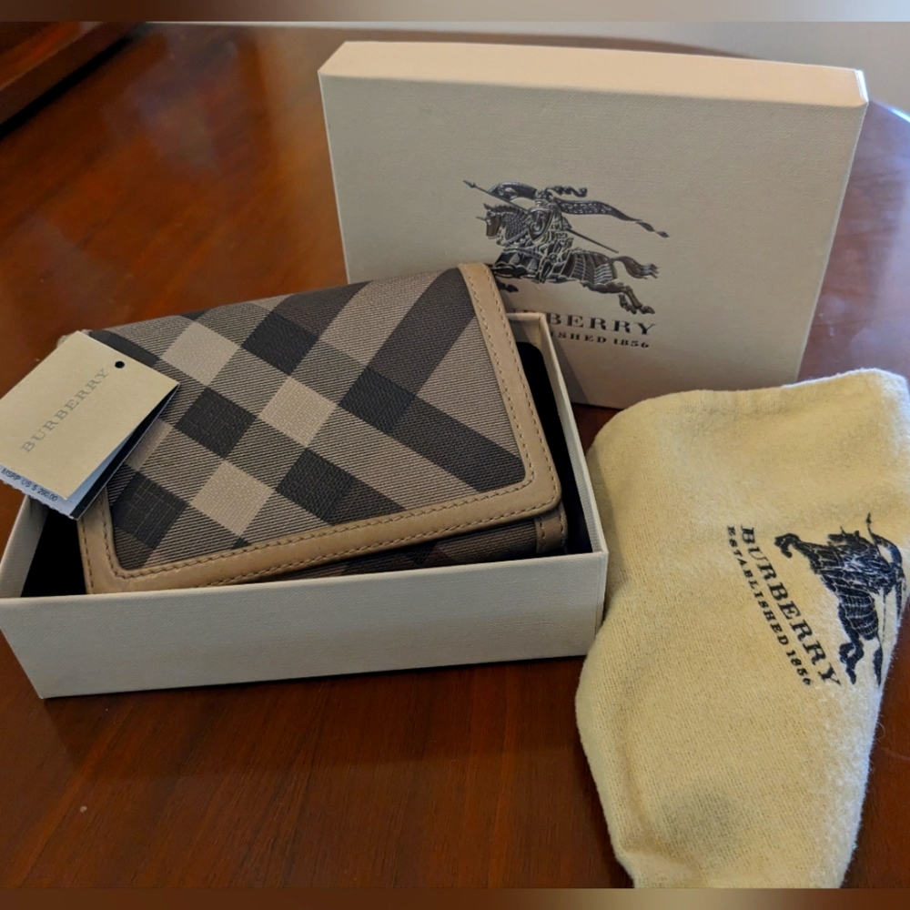 Burberry Wallet in Smoked Trench